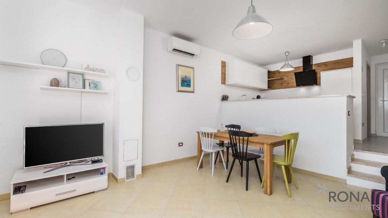 Rona Apartment Denis Умаг Екстериор снимка