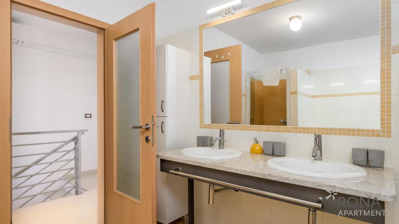 Rona Apartment Denis Умаг Екстериор снимка